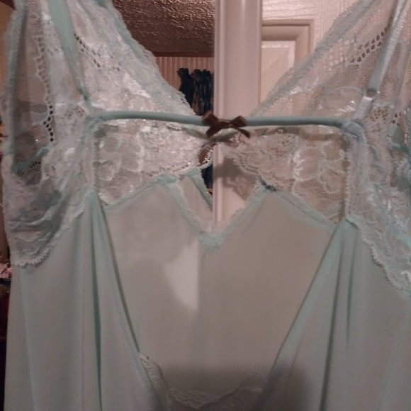 Vintage Victoria's Secret Light Blueish Green Chemise with Green Bows Size M 🌷 - Picture 6 of 7